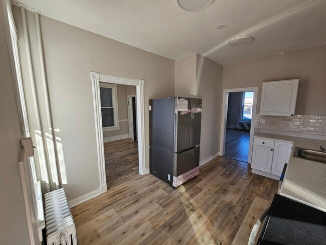 Building Photo - 3 Bedroom Apartment - Kingston, NY Unit 8 Maiden Lane