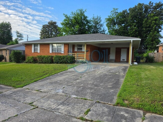 Building Photo - Newly Renovated 3 Bedroom 2 Bathroom