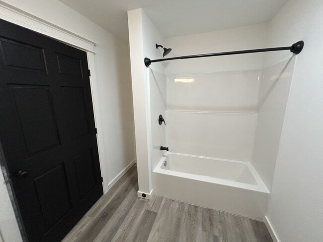 Photo - 423 W 3rd St