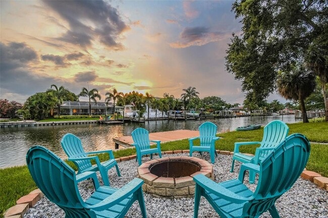 Building Photo - 3922 Fontainebleau Dr