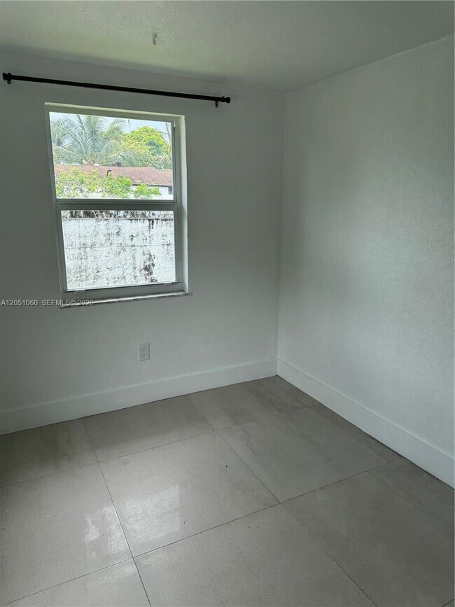 Photo - 61 NW 53rd St