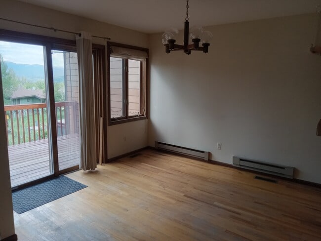 Photo - 252 Poplar Cir