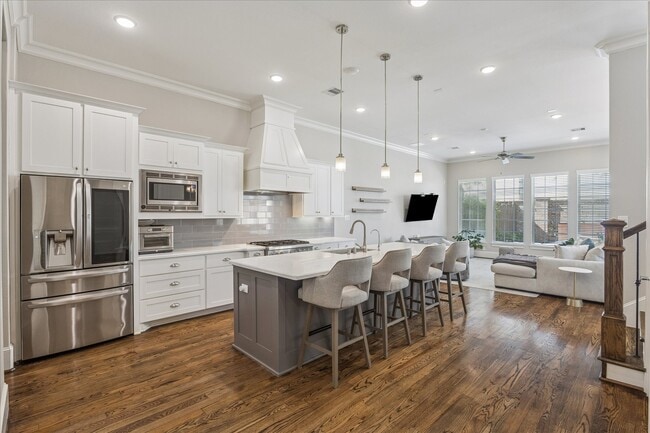 Photo - 921 Dunleigh Meadows Ln