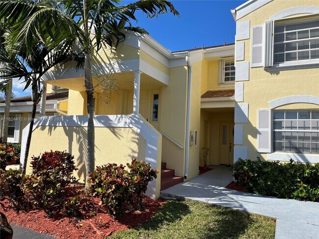 Building Photo - 2520 SE 19th Pl Unit 202-B Rental