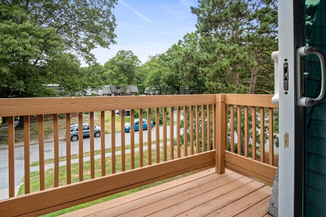 Balcony - 10 Hazelwood Ave Unit #14