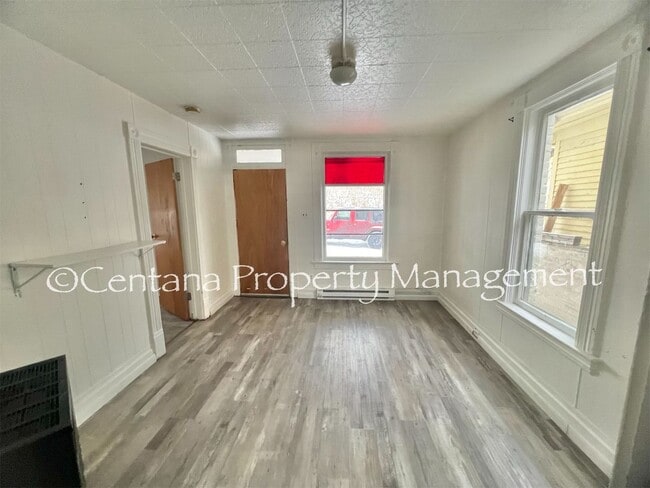 Photo - 816 Caledonia St Unit Downstairs
