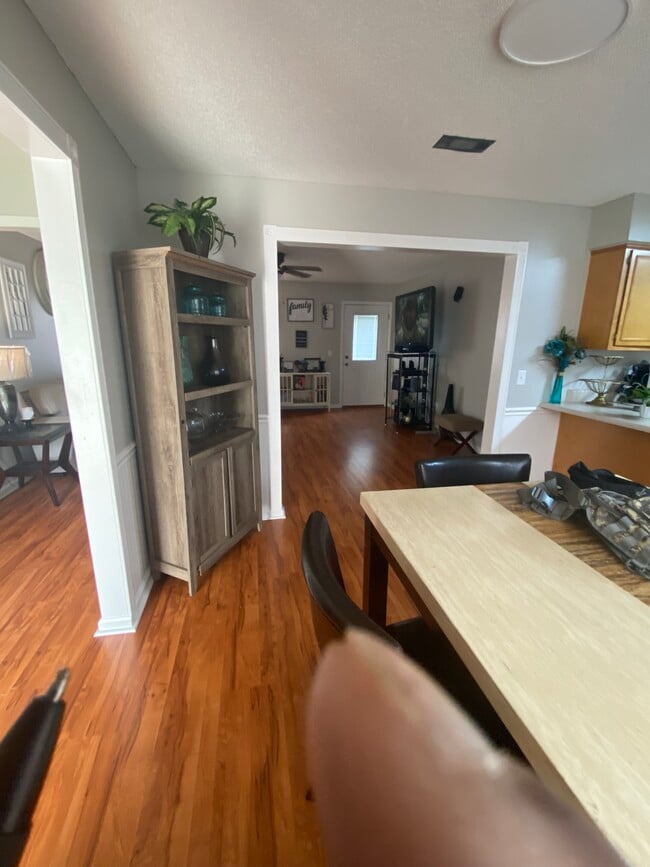 Photo - 158 Pebble Hill Dr N
