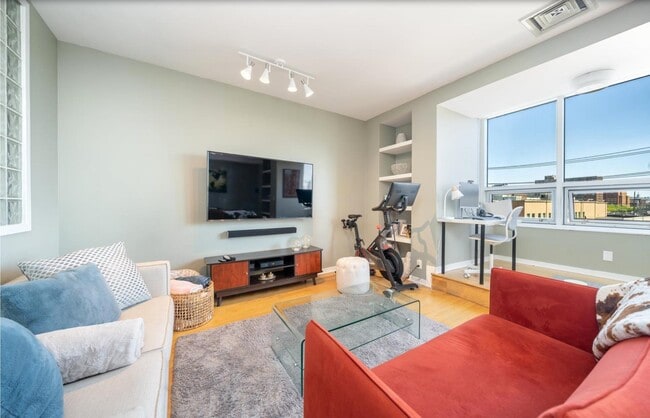 Building Photo - 689 Marin Blvd Unit 402