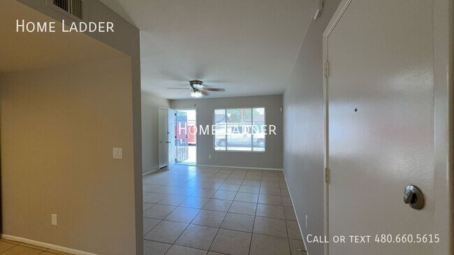 Photo - 3213 E Hartford Ave