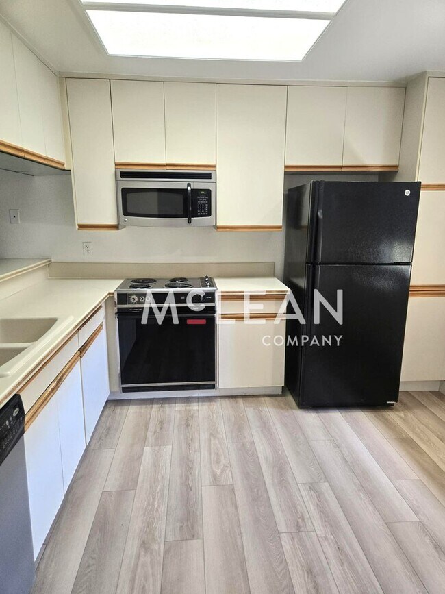 Photo - 2-Bedroom Condo in the Desert Princess Community