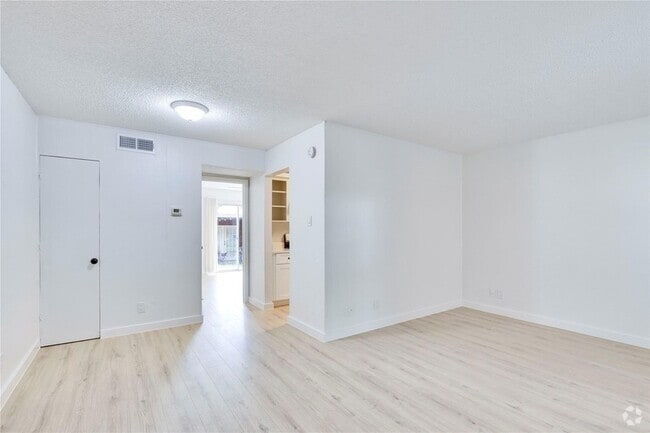 Building Photo - 2314 Parker Ln Unit 12 Rental