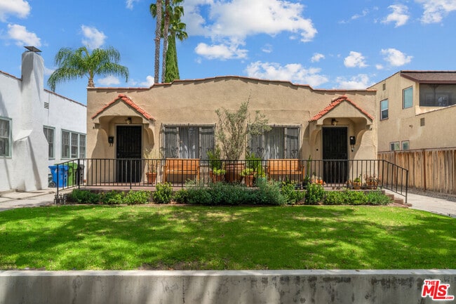 Building Photo - 830 N Orange Dr Rental