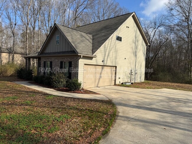 Photo - 2495 Barnesville Rd