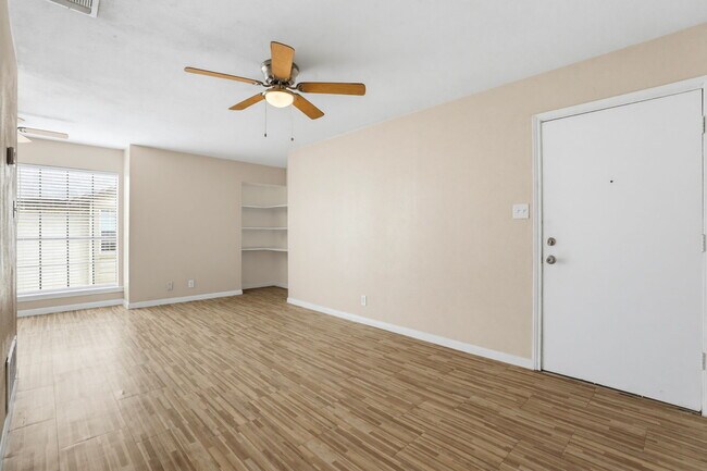10543 Starcrest Dr Unidad 10543
