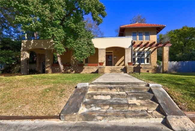 Photo - 2733 Hillcrest Ave