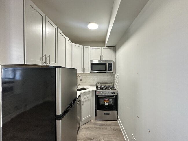 Photo - 508 W Belmont Unit E5