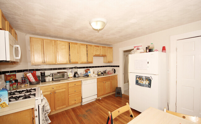 Building Photo - 60-62 Bedford St Unit 60 Rental