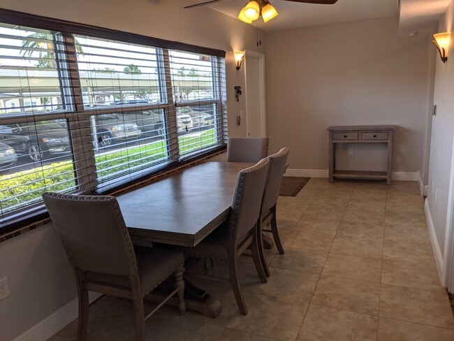 Sun room - 10034 64th Ave N Unit 5
