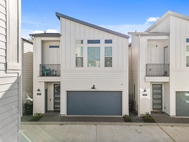 Photo - 502 W Donovan St