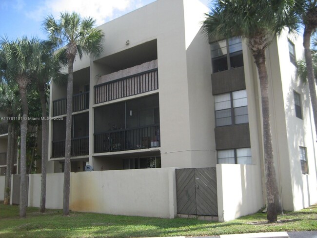 Building Photo - 10855 SW 112th Ave Unit 206 Rental