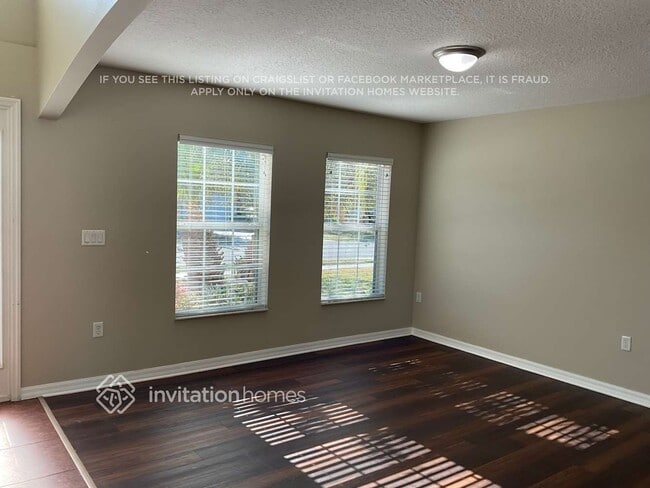 Photo - 3174 Burdock Ave