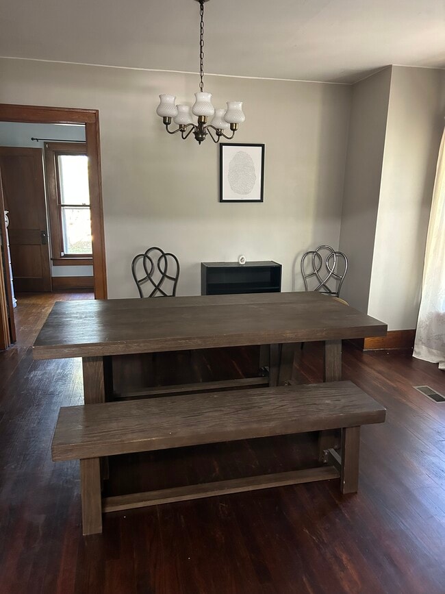 Photo - 718 N Chevrolet Ave