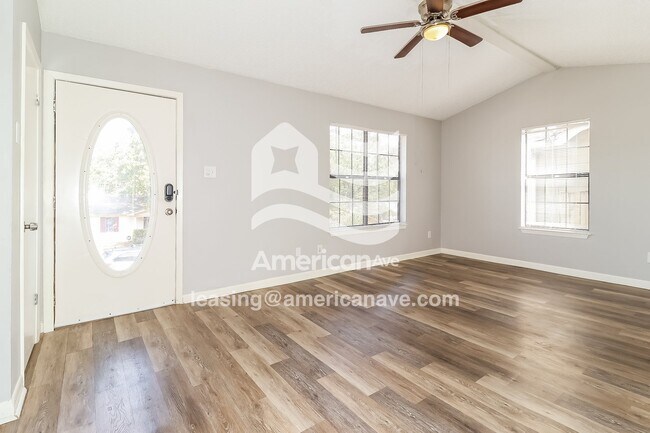 Photo - 1504 W 55th St