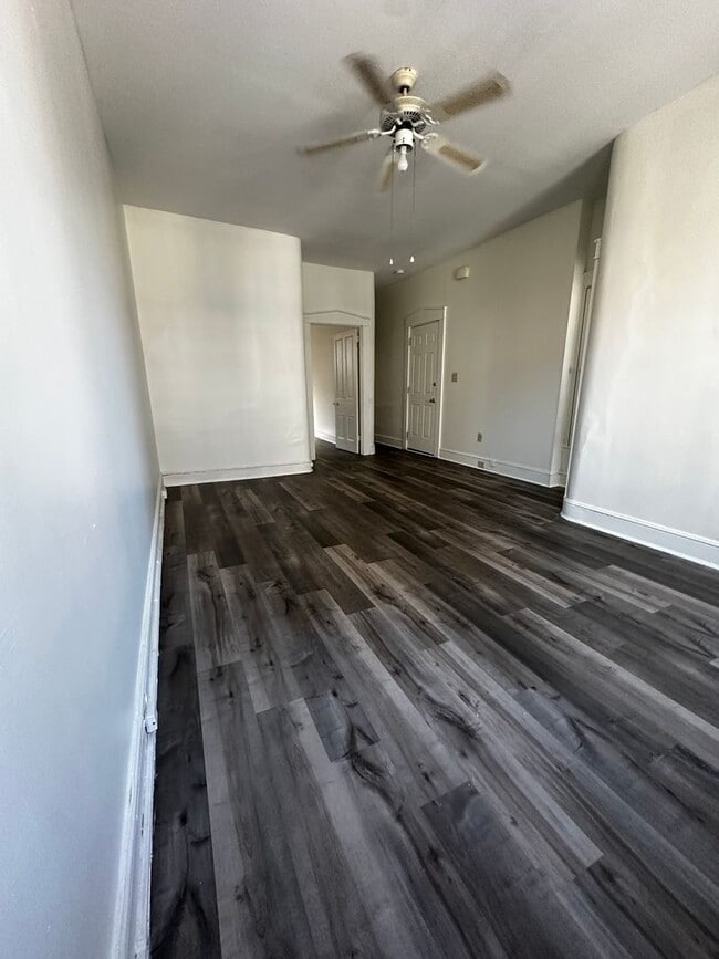 Building Photo - 356 N Queen St Unit Apt 2