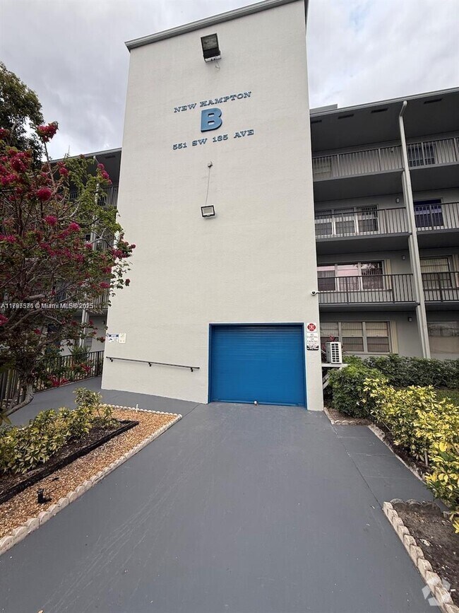 Building Photo - 551 SW 135th Ave Unit 206B Rental