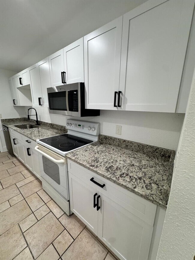 Photo - 725 Northlake Blvd Unidad 4