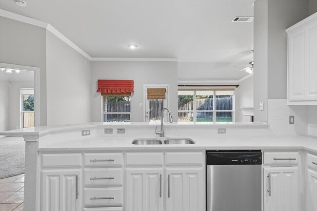 Photo - 4833 Heber Springs Trail