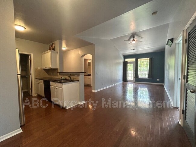 Building Photo - 4261 NE Meadow Creek Cir Unit 303 Rental