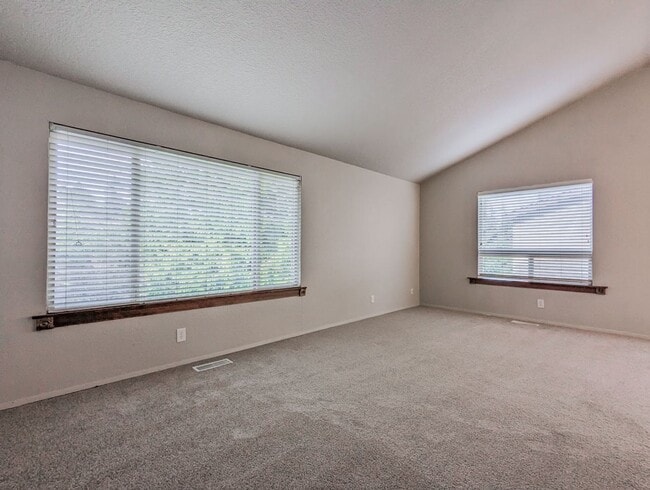 Photo - 5327 Glenwood Ave Unidad A