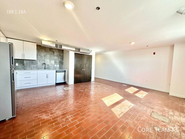 Photo - 1180 E 30th St Unidad 227