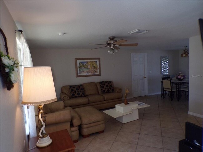 Photo - 182 Chelsea Ct NW