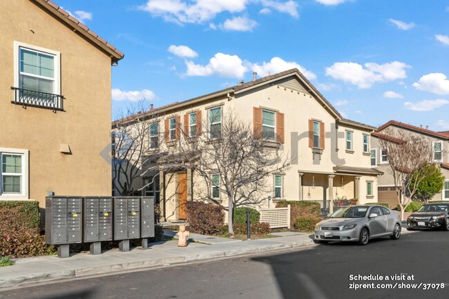 Photo - 1575 Sylvia St Townhome