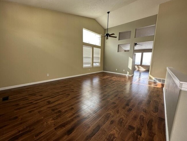 Photo - 113 Manilla Dr