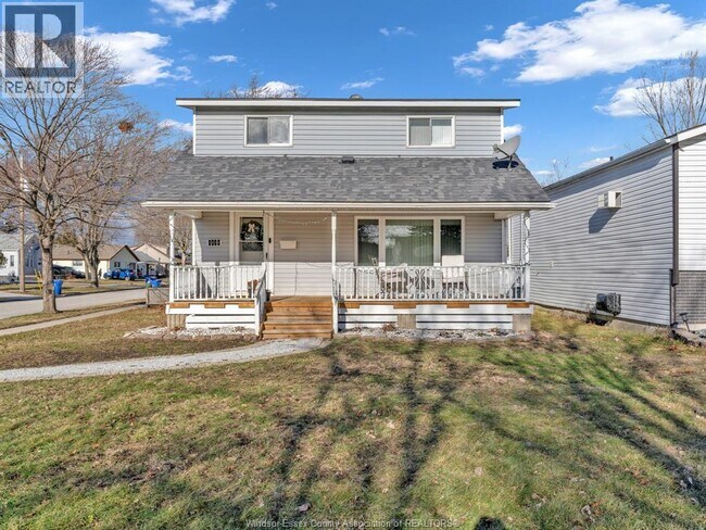 Photo - 8060 Handy St