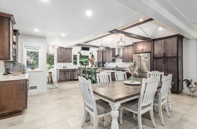 24 Sharon Rd