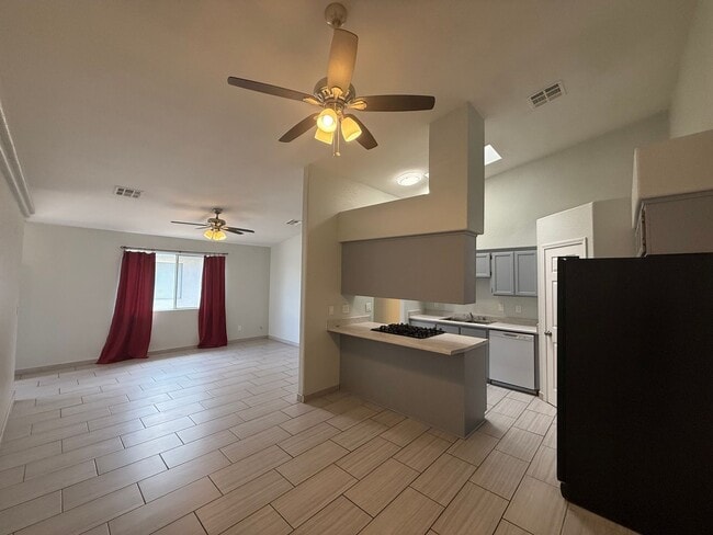 Photo - 2014 Gates Ave Unit 2014G-B