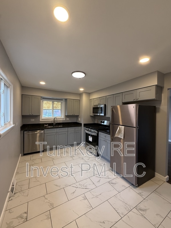 Photo - 7732 S Lotus Ave