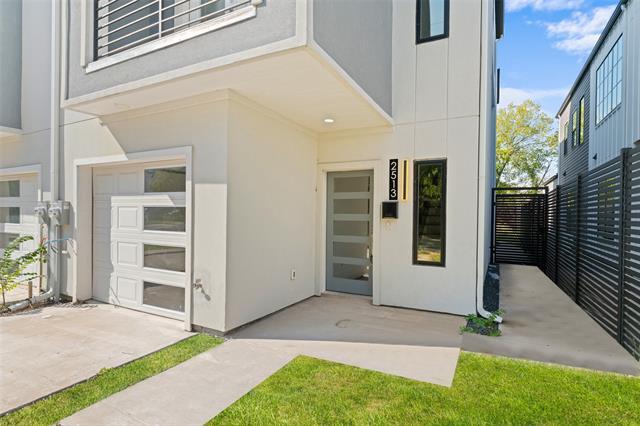 Photo - 2513 Crossman Ave