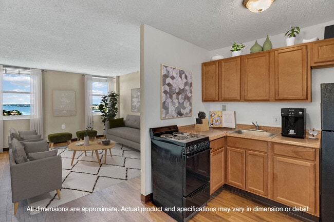 Photo - Bay Pointe Tower