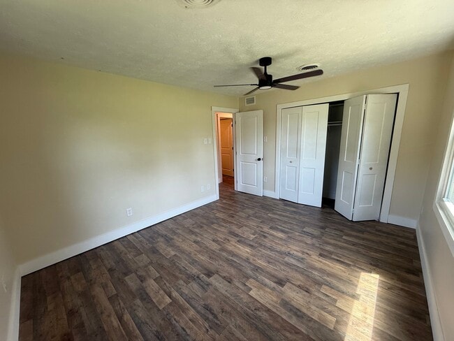 Photo - 122 Highland Cir