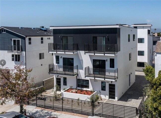 Building Photo - 4643 W 18th St