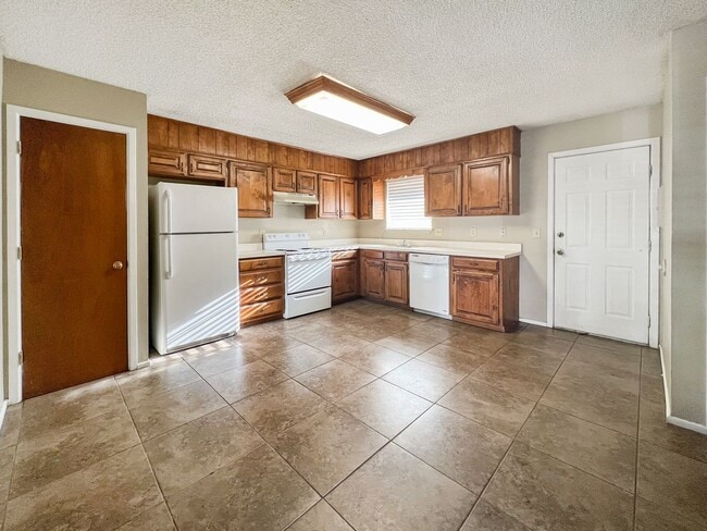 Photo - 3302 N Vista Dr