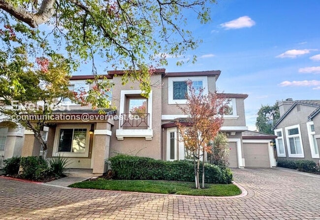 Building Photo - 2155 Fernbrook Common