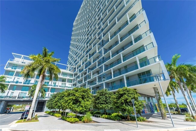 Building Photo - 2000 Metropica Wy Unit 1407 Rental
