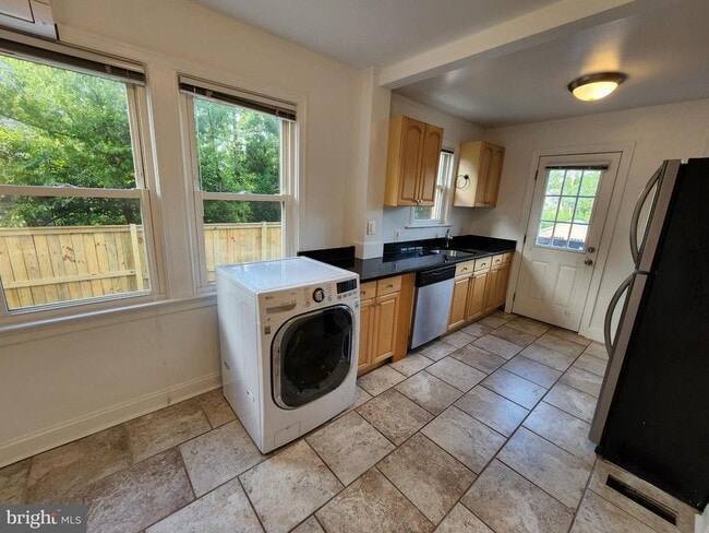 Building Photo - 1227 N Utah St Unit 3