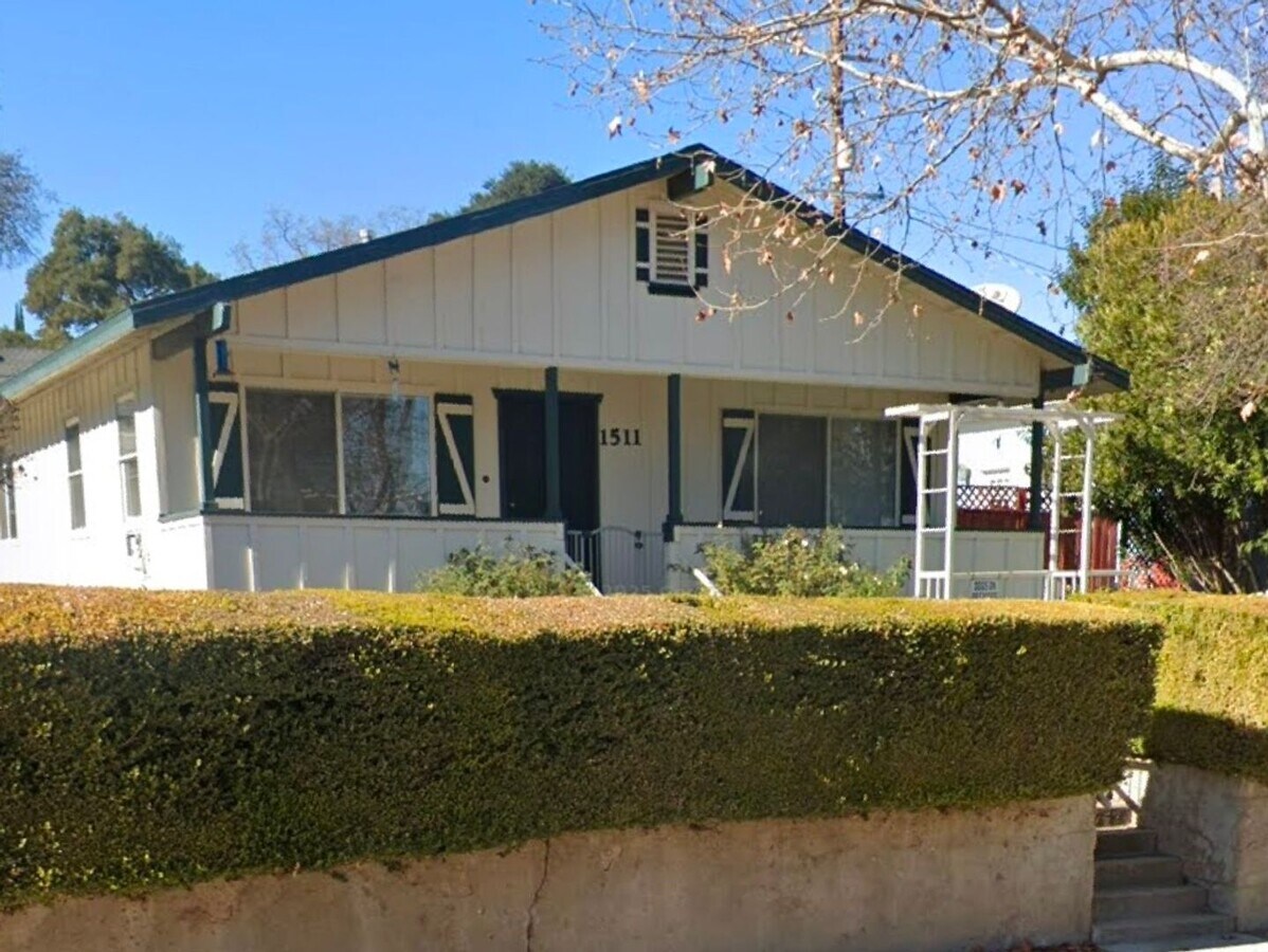Photo - 1511 Olive St